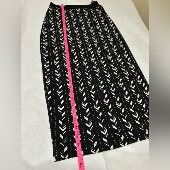 Pressly Two Piece Set in Black Chevron
Black Halo🪻 - Picture 10 of 16